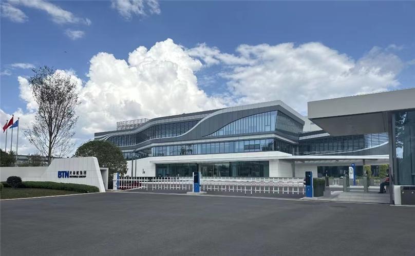 云南大学师生走进贝泰妮中央工厂 共探皮肤健康生态创新之路与生态资源监测的协同实践